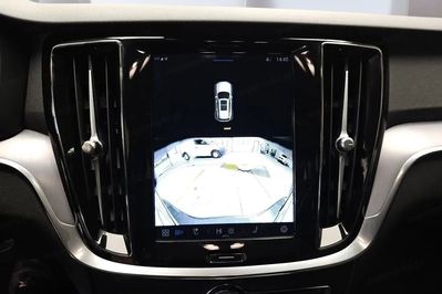 Volvo V60 T6 AWD Plug-In Hybrid Core
