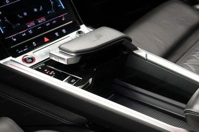 Audi Q8 SQ8 e-tron quattro