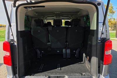 Peugeot Traveller 2.0 Bluehdi Long Business EAT8