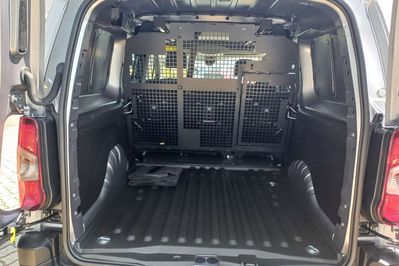 Fiat Doblo Cargo/Van Zabudowa Brygadowa AT8