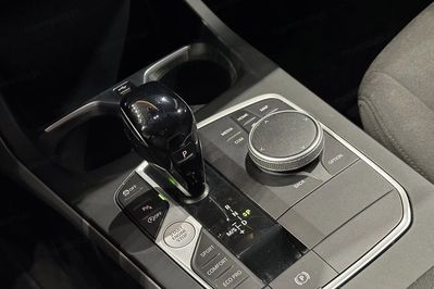 BMW Seria 1 118i Advantage aut