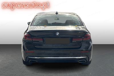 BMW Seria 5 530i xDrive Luxury Line