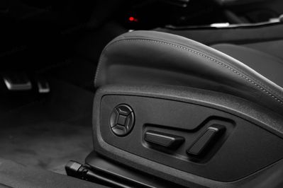 Audi A6 E-tron quattro Avant S line