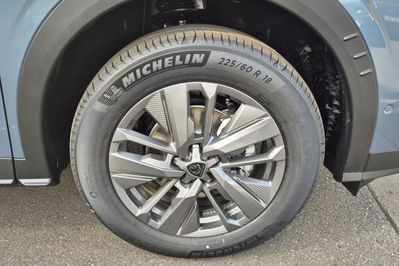 Peugeot 5008 Allure e-DCS6 1.2 mHEV