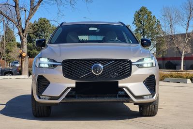 Volvo XC60 T6 Plug-In Hybrid AWD Ultra Dark