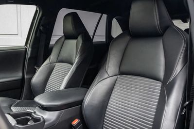 Toyota RAV4 2.5 Hybrid Black Edition By Jbl 4X4