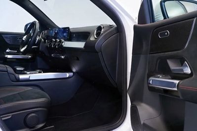 Mercedes GLB 200 4-Matic AMG Line 8G-DCT