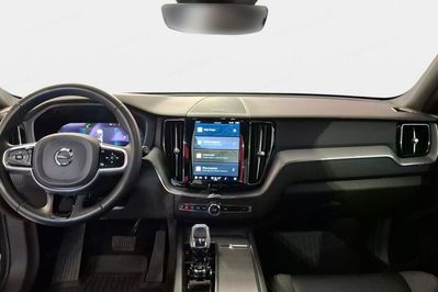 Volvo XC60 B5 B AWD Plus Dark