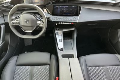 Peugeot 308 Allure S&S e-DCS6 1.2 mHEV