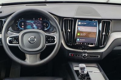 Volvo XC60 B5 B AWD Plus Dark aut