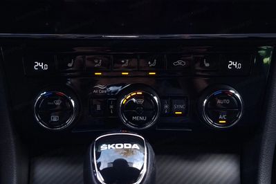 Skoda Superb 2.0 TDI SCR Sportline DSG