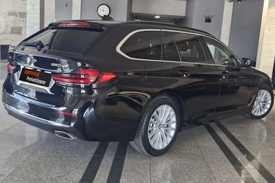 BMW Seria 5 Touring 520d xDrive Luxury Line