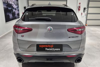 Alfa Romeo Stelvio Turbo B-Tech Edition Q4