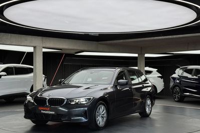 BMW Seria 3 318i aut