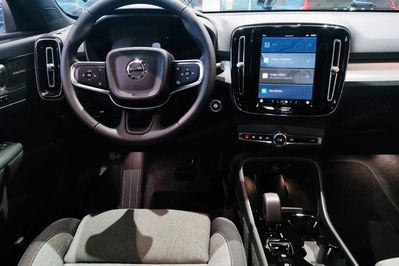 Volvo XC40 B3 Plus Dark