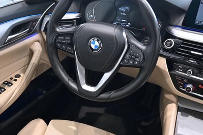 BMW Seria 5 518d mHEV aut