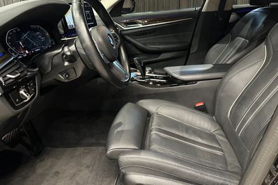 BMW Seria 5 520d xDrive Luxury Line