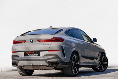 BMW X6 M50i