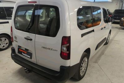 Toyota Proace City Verso Long D-4D Combi