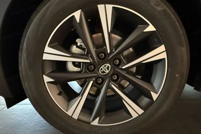 Toyota C-HR Style 2.0 Hybrid Dynamic Force Plug-in