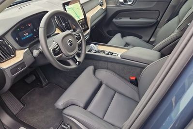 Volvo XC60 B5 B AWD Plus Dark