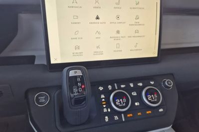 Land Rover Defender 110 3.0 D250 X-Dynamic SE