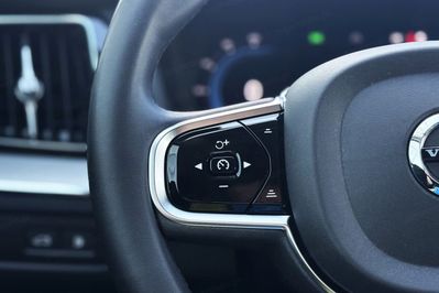 Volvo XC60 T6 Plug-In Hybrid AWD Plus Dark