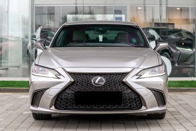 Lexus ES 300h F Sport Design 2.5 Hybrid