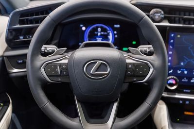 Lexus RZ 450e Omotenashi DIRECT4