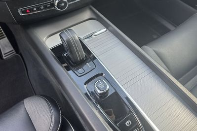 Volvo XC60 B4 B R-Design
