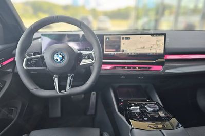 BMW Seria 5 530e xDrive M Sport