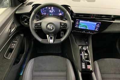 Alfa Romeo Junior Ibrida Intensa 1.2 mHEV EDCT6