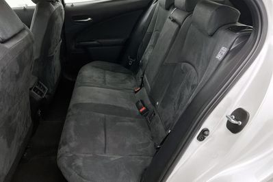 Lexus UX 300h Business