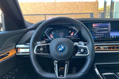 BMW Seria 7 750e xDrive M Sport