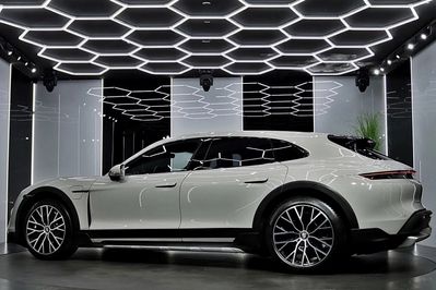 Porsche Taycan Turbo Cross Turismo