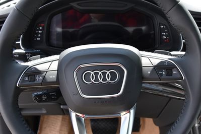 Audi Q7 55 TFSI e quattro S Line