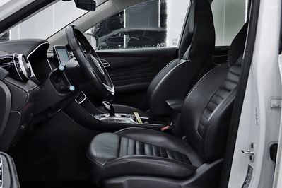 MG HS EHS 1.5 T-GDI PHEV Luxury