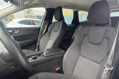 Volvo XC60 B4 B Momentum Pro