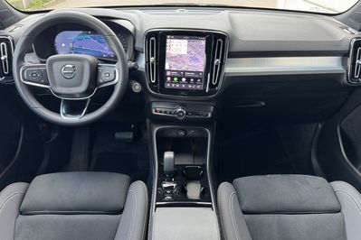 Volvo XC40 B3 Plus Dark