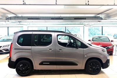 Citroen Berlingo MPV M L1H1 N1 EAT8