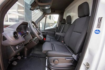 Mercedes Sprinter 316 Kontener + Winda