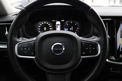 Volvo V60 B4 D Momentum Pro