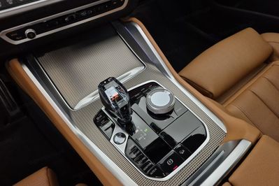 BMW X6 M50i