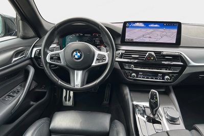 BMW Seria 5 M550i xDrive