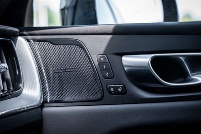 Volvo XC60 B5 AWD Ultra Black Edition