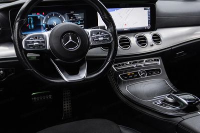 Mercedes E Klasa 220 d 4-Matic 9G-TRONIC