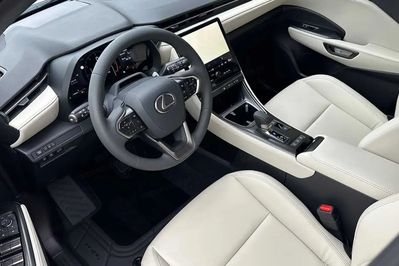 Lexus LBX Elegant 1.5 Hybrid