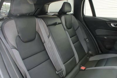 Volvo V60 T6 AWD Plug-In Hybrid Plus Dark