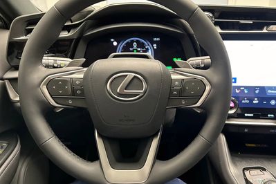 Lexus RZ 450e Prestige DIRECT4