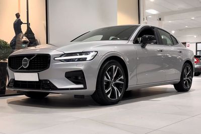 Volvo S60 B4 B Ultimate Dark